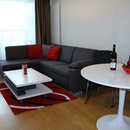 Panorama City Apartment With Free Parking Братислава Екстериор снимка