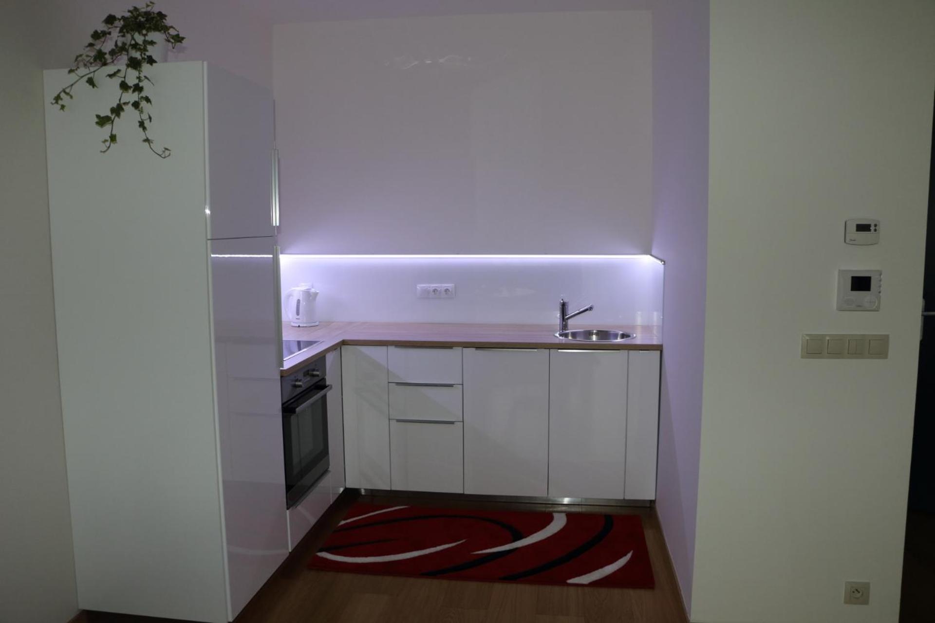 Panorama City Apartment With Free Parking Братислава Екстериор снимка