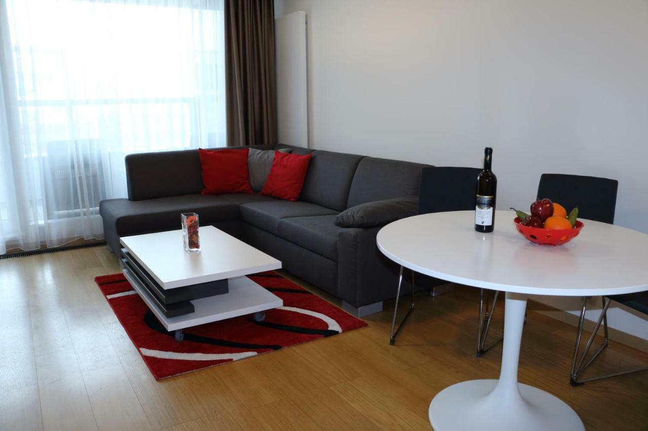 Panorama City Apartment With Free Parking Братислава Екстериор снимка