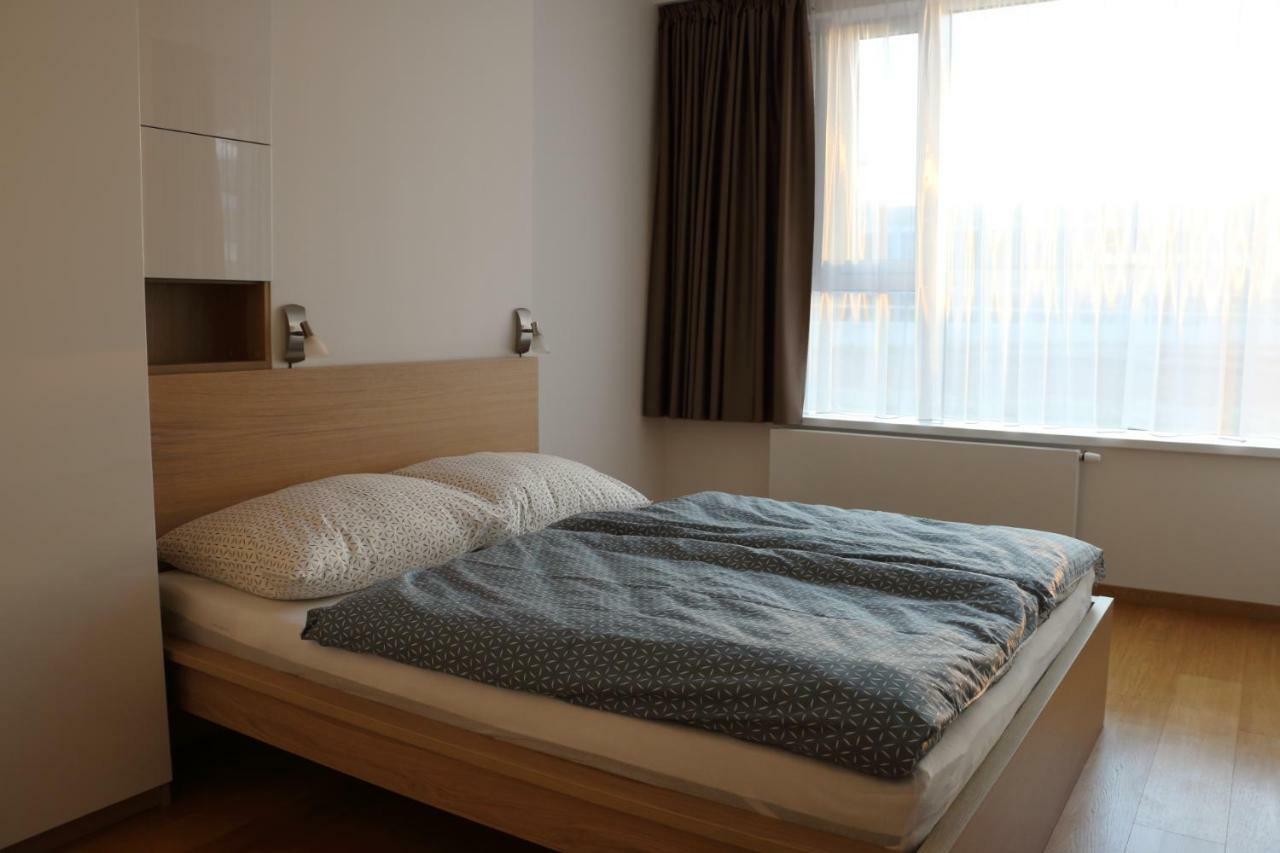 Panorama City Apartment With Free Parking Братислава Екстериор снимка