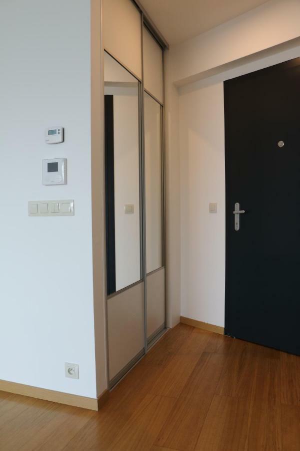Panorama City Apartment With Free Parking Братислава Екстериор снимка
